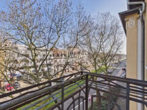 Balkon mit Blick auf die Kaiserallee